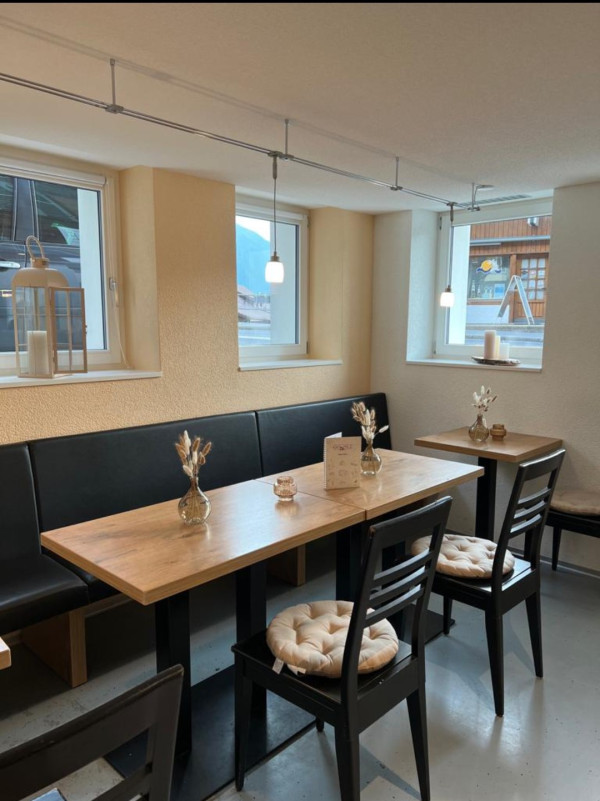 182246 Gallery