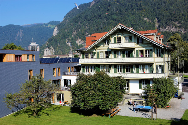 Chalet Hostel Backpackers Villa Aussen Sued 01 2