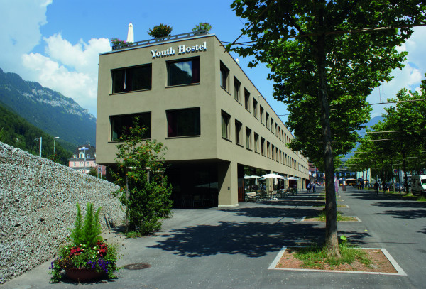 Jugendherberge Interlaken Sommer Aussenansicht Michel van Grondel 06
