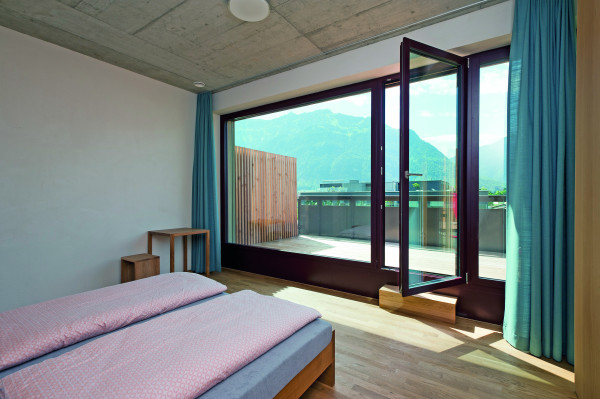 Jugendherberge Interlaken Zimmer 2 Bett Michel van Grondel 05