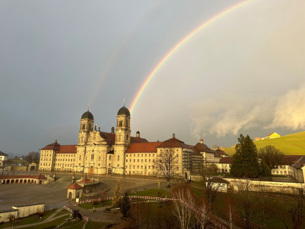 Regenbogen ueber Kloster 19.3.2023 1 1536x1152